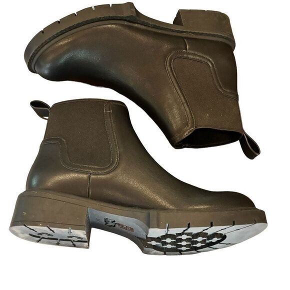 Coach Lenora Booties in Black NWOB Size 6 1/2 - Picture 5 of 9